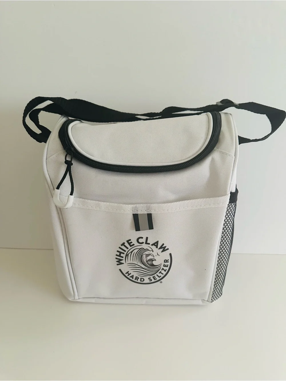 White Claw Hard Seltzer Logo Insulated Cooler Lunch Bag With Strap